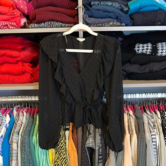 SO black Swiss dots long sleeve v neck elastic waistband top size XS - Picture 1 of 3